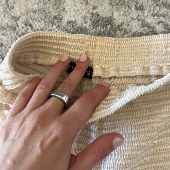 PrettyLittleThing Beige Ribbed Trousers - Picture 5 of 8